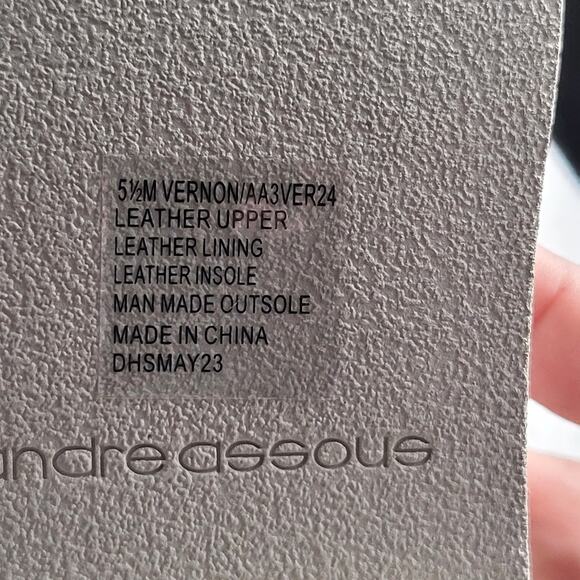 NEW Andre Assous Vernon Bootie suede Leather taupe size 5.5 - Picture 9 of 9